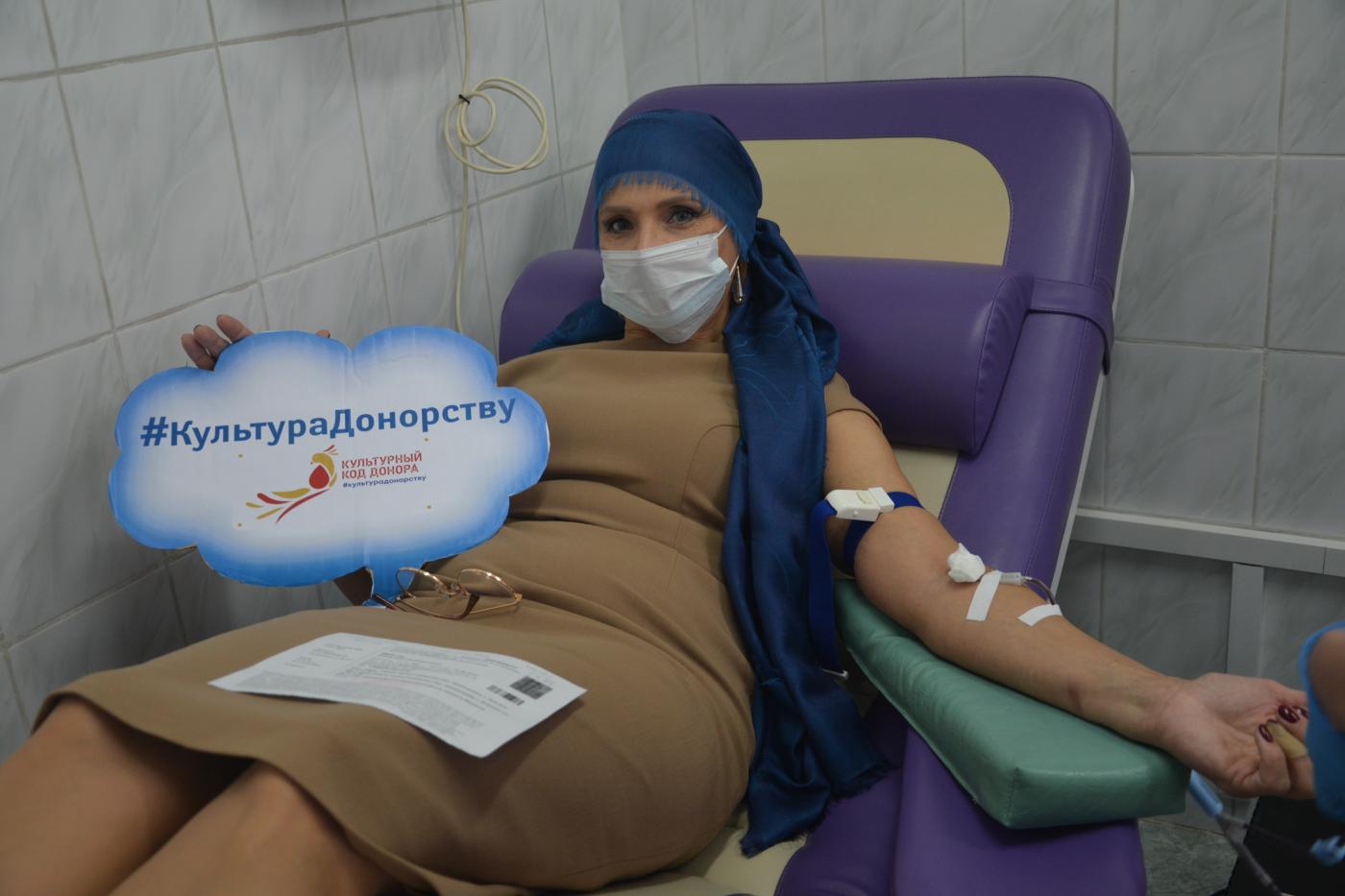Министр социальной политики  Калининградской области начала свой рабочий день с посещения Станции переливания крови
