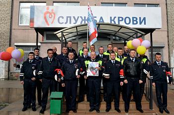 «АвтоМотоДонор-2019». В Калининграде сотрудники ГИБДД сдали кровь для пострадавших в ДТП