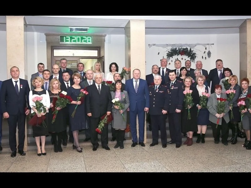 Глава региона вручил медицинским работникам региона государственные награды