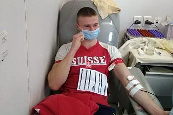 В городе Гусеве состоялась выездная акция, под девизом «СOVID — не победит!»