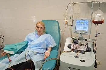 4 марта 2024 года в Кировском НИИ гематологии и переливания крови, 39-летняя калининградка Сурская Елена Олеговна стала очередным донором костного мозга 4 марта 2024 года в Кировском НИИ гематологии и переливания крови, 39-летняя калининградка Сурская Елена Олеговна стала очередным донором костного мозга